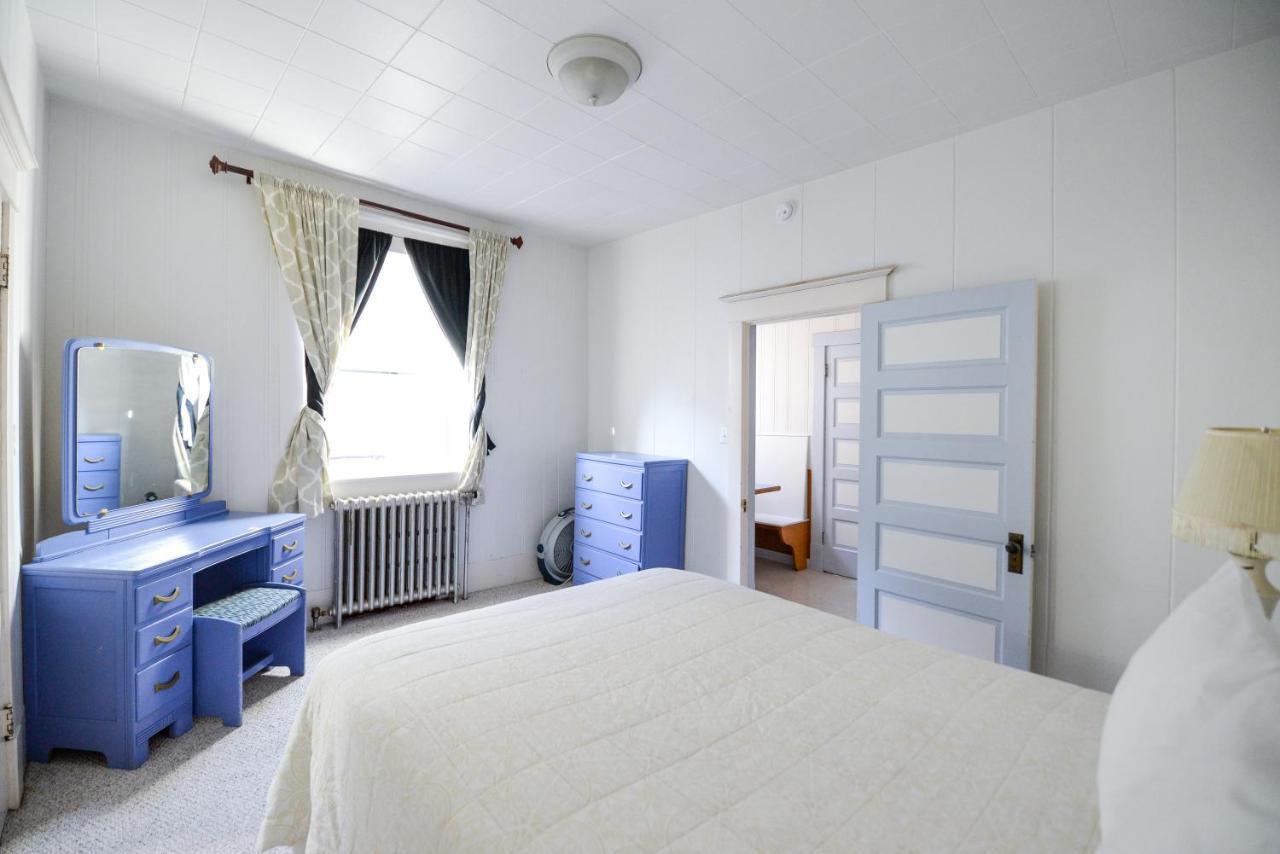 Brown & Hawkins Historical Apartments Seward Buitenkant foto